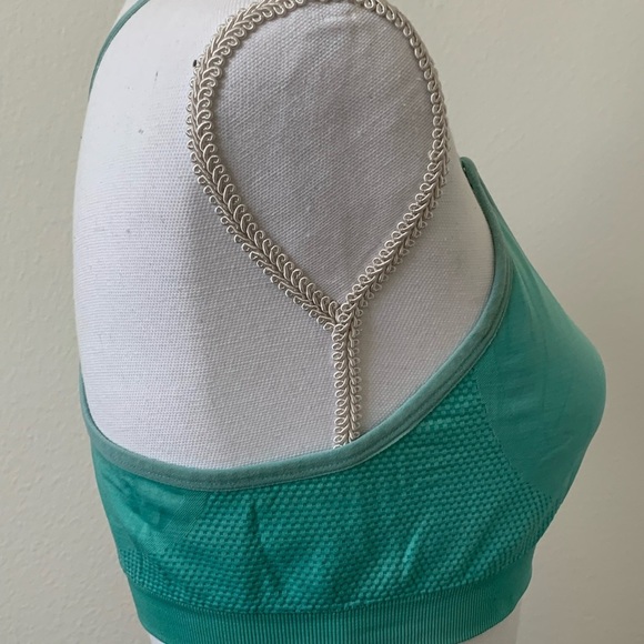 Sports bra - Picture 3 of 5